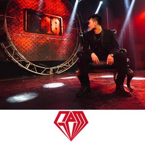 小光头山口诚吃雪糕
